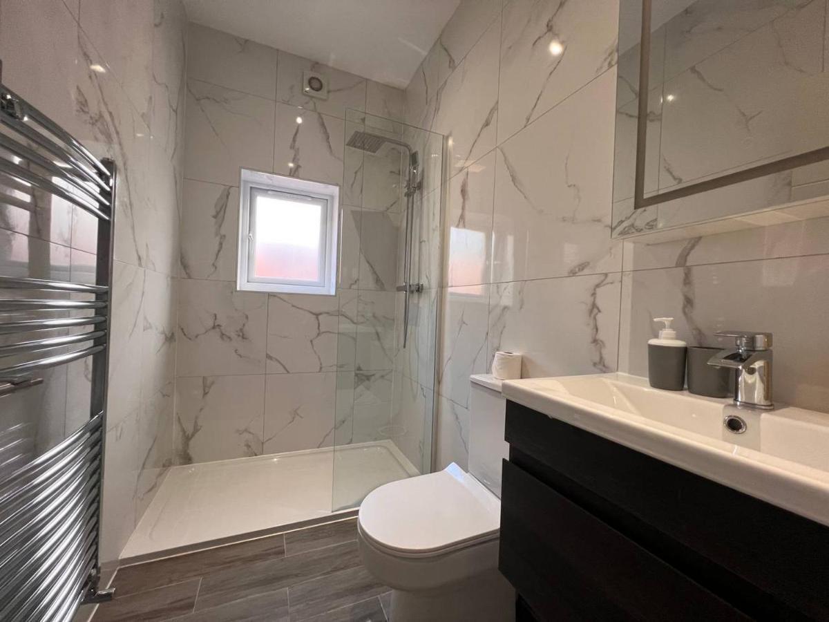 Star London Finchley Road 3-Bed Escape With Garden Apartment ภายนอก รูปภาพ