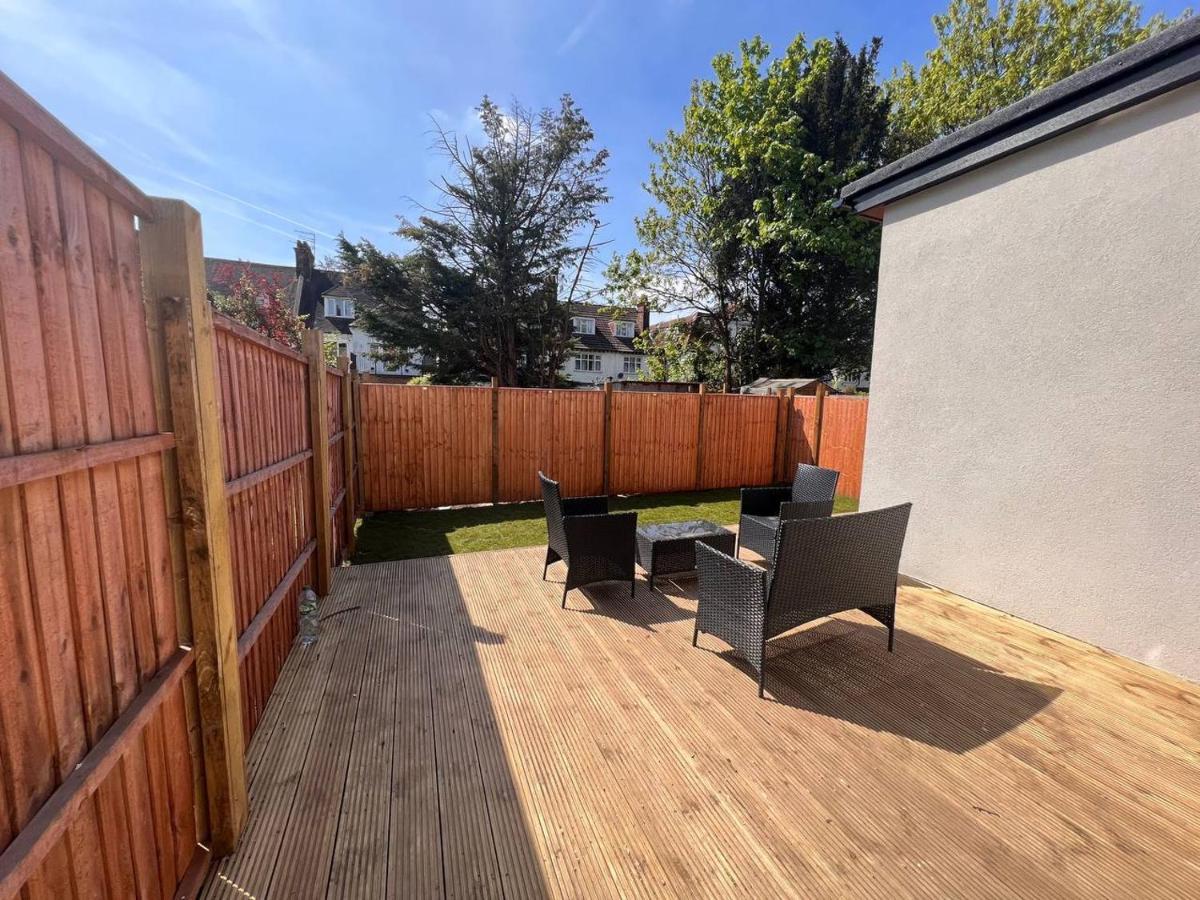 Star London Finchley Road 3-Bed Escape With Garden Apartment ภายนอก รูปภาพ