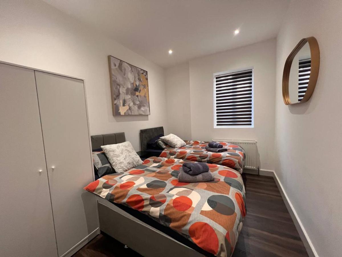 Star London Finchley Road 3-Bed Escape With Garden Apartment ภายนอก รูปภาพ